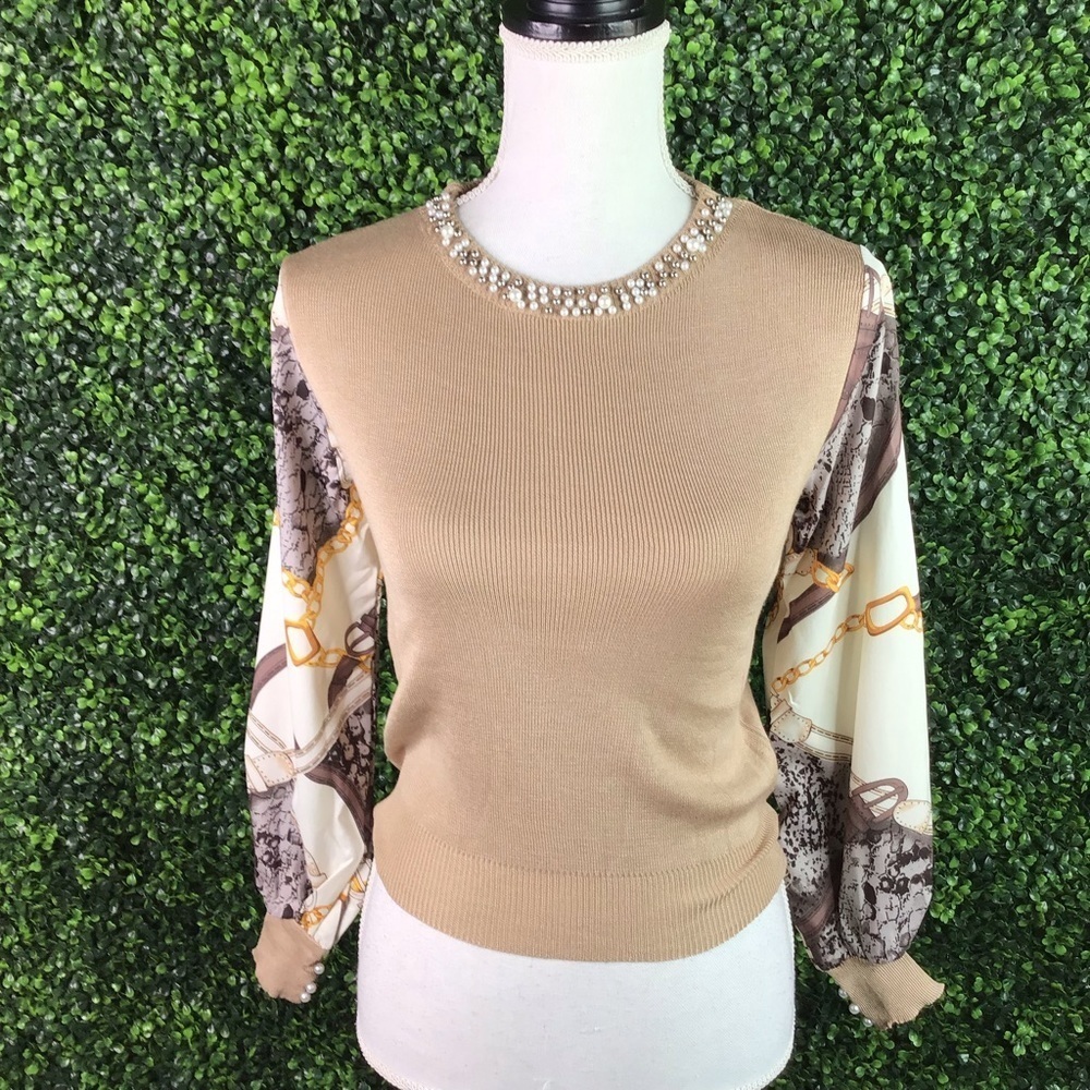 Bejeweled neckline long sleeve top‎